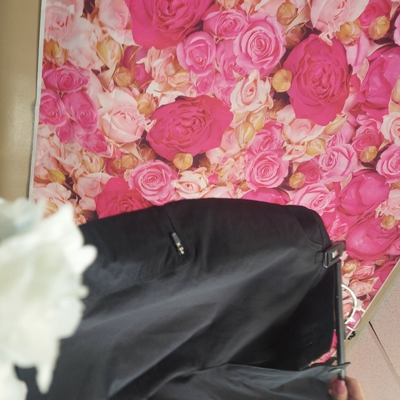 Eddie Bauer Women's NWT Black Sky Capri's Size X-Large - Picture 8 of 12